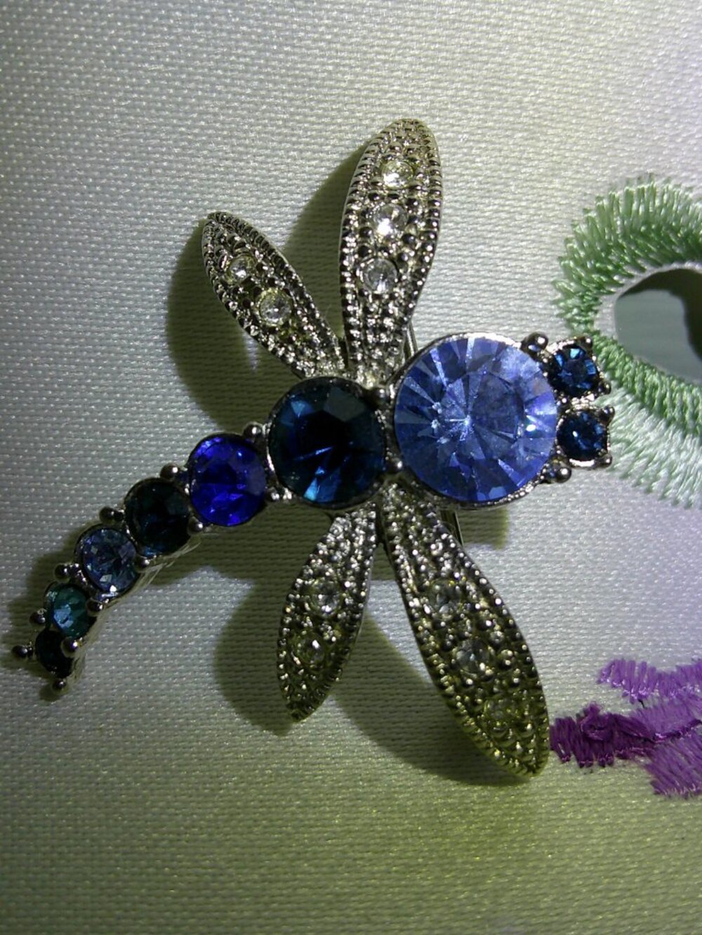 NEW Vintage 1999 AVON Crystal Dragonfly Pin Brooch Blue Silvertone